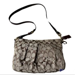 COACH Signature Purse - Excellent condition
